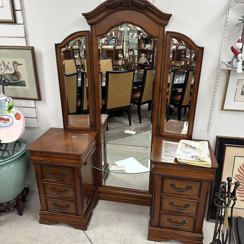 Wood Vanity +Mirror, 8 Drawers. No stool is included.<br />
Size: 57x17x72