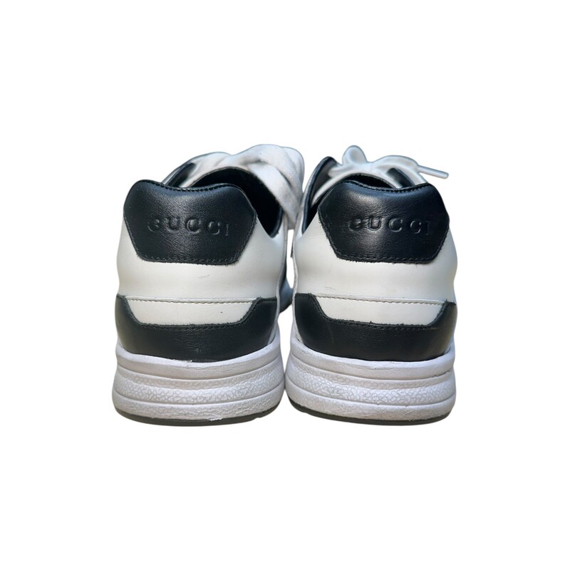 Gucci Interlocking GG  Low Sneakers White & Black Size 38.5<br />
<br />
Style Code : 426185    045<br />
<br />
Good Condition. Some scuffs throughout the shoes.<br />
<br />
Does not come with original dust bag or box.