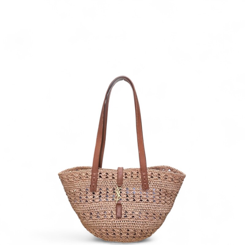 Saint Laurent Straw Raffia Tot Bag

Style Code: MAL685618.0122

Dimensions: 14L x 8H

Very good condition. Some minor scratching on hardware.

Does not come with original dust bag or box.