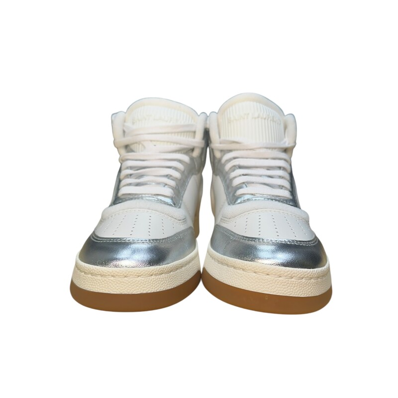 Saint Laurent Jefferson Silver Sneakers Size 38<br />
<br />
Style Code : PO 713655<br />
<br />
Very good condition. Some minor wear on bottoms.<br />
<br />
Comes with original dust bag and box.