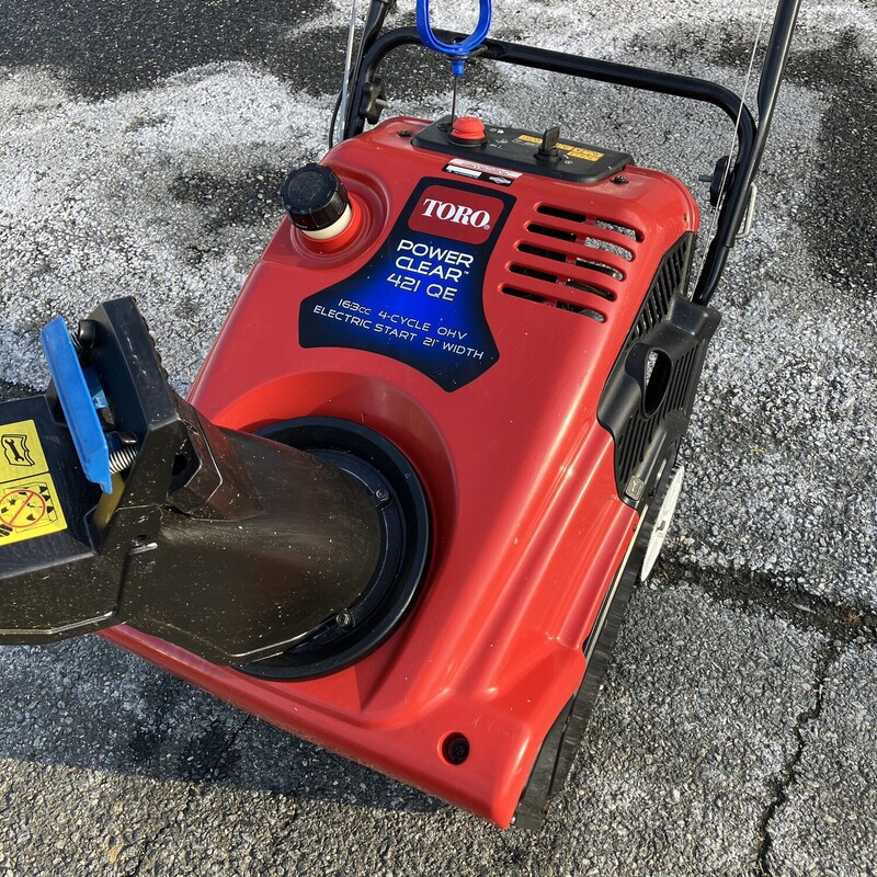 Snowblower, Toro
4 cycle engine, electric start