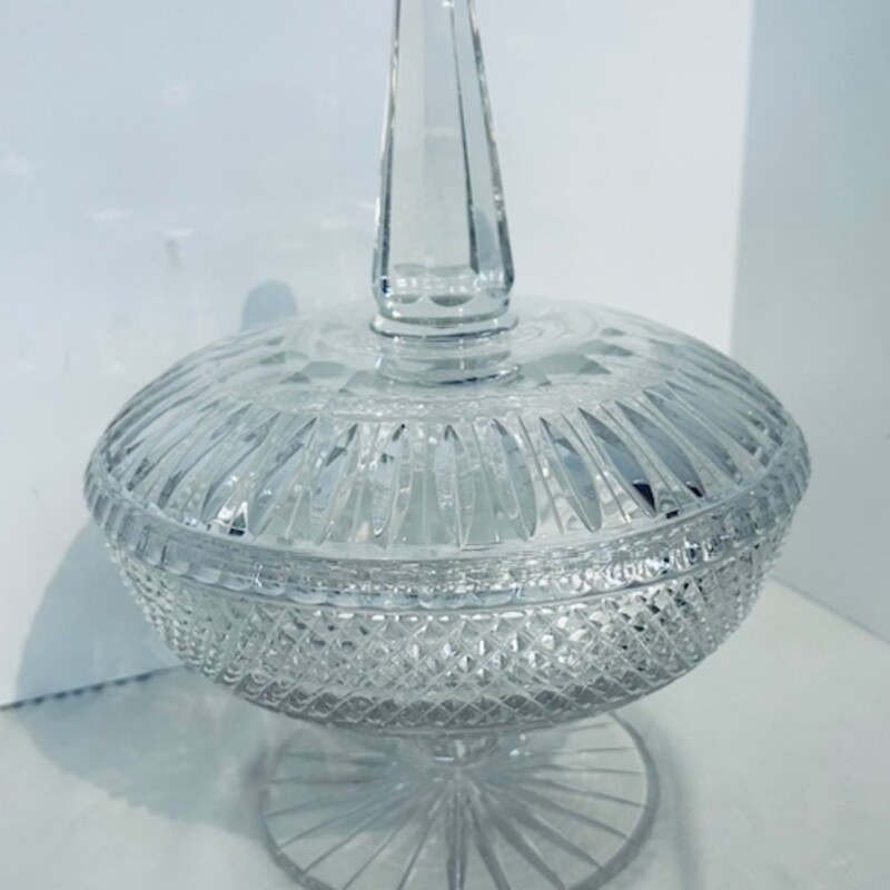 Footed Diamond Lidded Crystal Dish
Clear Size: 8 x 10.5H