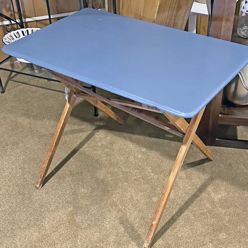 Blue Gem Folding Table
30 In Wide x 19 In Deep x 26 In Tall.