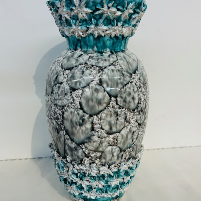 Fratelli Textured Ceramic Vase
Green Teal Gray White Size: 5 x 9.5H