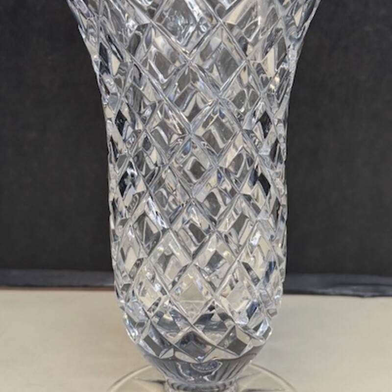 Bohemia Cut Vase
Clear
Size: 4.5x8H