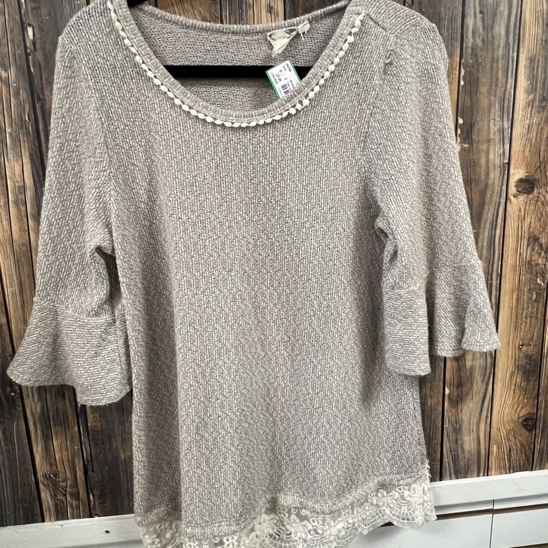 Tan Lace Flowy Sleeve Shi, Size: M