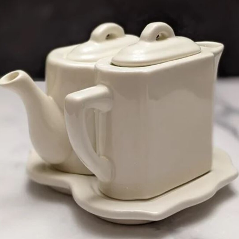 Restoration Hardware Tea For Two Set
Cream
Size: 6.5x4.5H