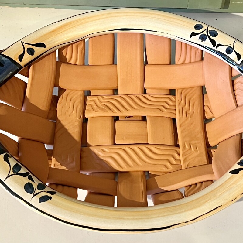 Clay Bread Basket Bond