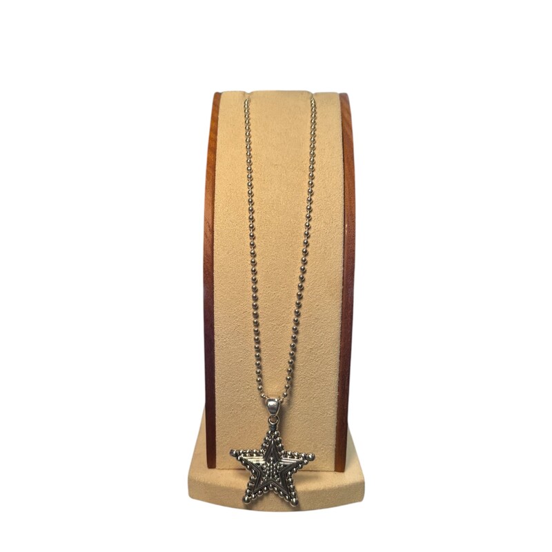 Lagos Wonders Star Necklacew

Sterling Silver

Dimensions: 35Chain Length
                          Ornament 1.2 in  W x 1.7 in L

In excellent condition. Minor surface scratches.

Does not come with original pouch or box.