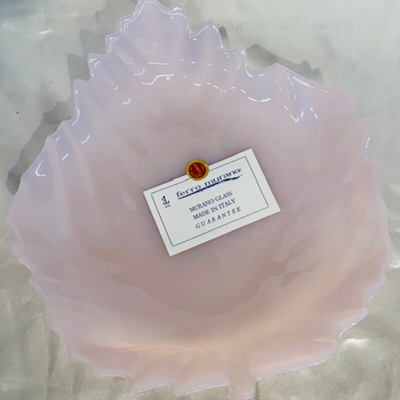 Murano Glass Leaf Dish
Pink
Size: 9.5x10.5H