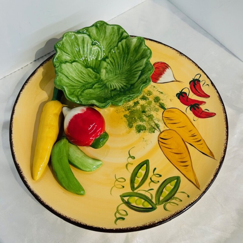 Cali Pottery 3D Veggie Platter
Yellow Green Red Orange Size: 13 x 3H