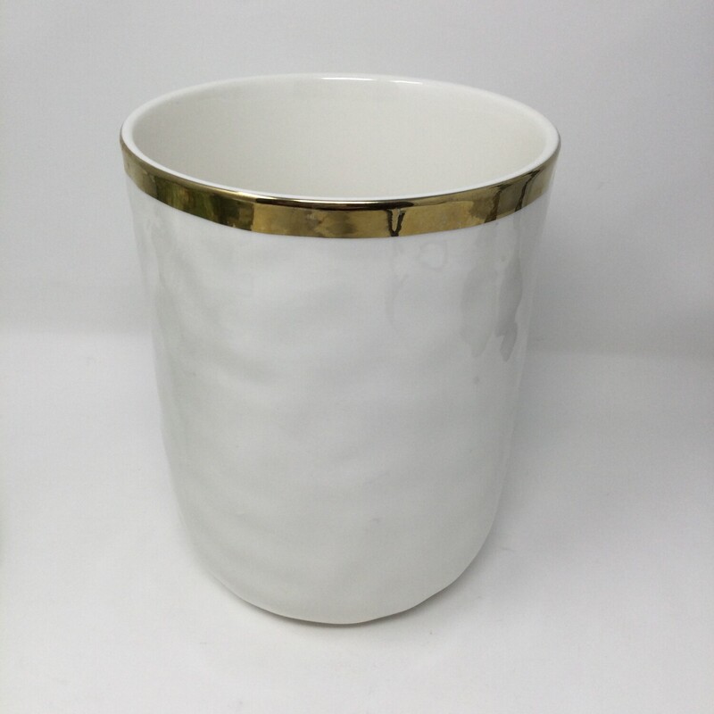 Ceramic Canister,
Cream/Gold,
Size: 7 X 5.5 In