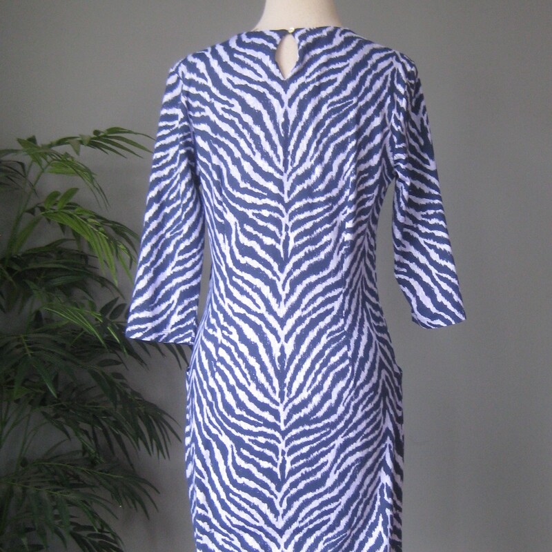 J. McLaughlin Print LS, Blue, Size: Medium
Easy breezy knit dress from J. McLaughlin.
Blue zebra print Catalyst dress
Cute slightly slouchy pockets
elbow length sleeves
Size M
Flat measurements:
Shoulder to shoulder: 16
Armpit to armpit: 18.25
Waist: 16
Hip: 19.75 ( stretchy fabric, you want it to hug your hips but no too tight!)
Length: 35.75
underarm sleeve length: 9.75
Excellent condition
Thanks for looking!
#80816