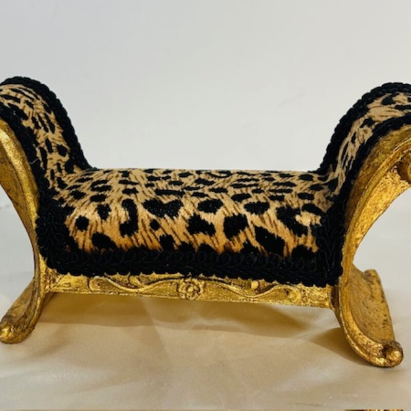 Wayne Kleski Doll Bench
Katherines Collection
Gold, Black, Brown
Size: 8x4H