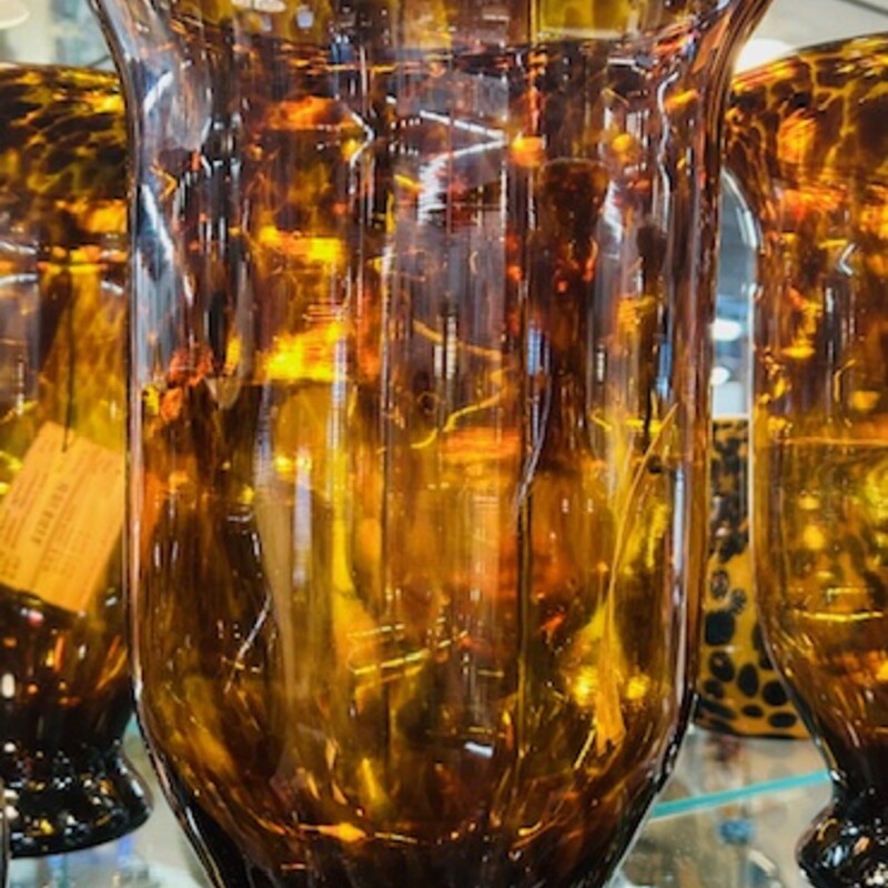 Glass Tortoiseshell Hurricane Candleholder
Brown Amber Size: 8 x 12H