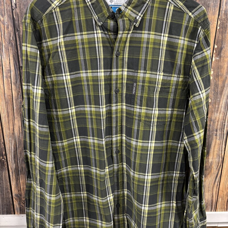 Green Columbia Button Up, Size: M