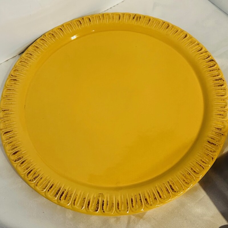 Gracious Goods Platter
Yellow Brown Size: 14diameter