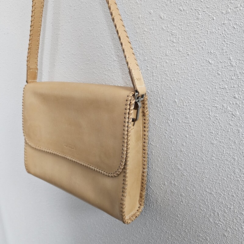 Consuela Leather, Tan, Size: Shoulder