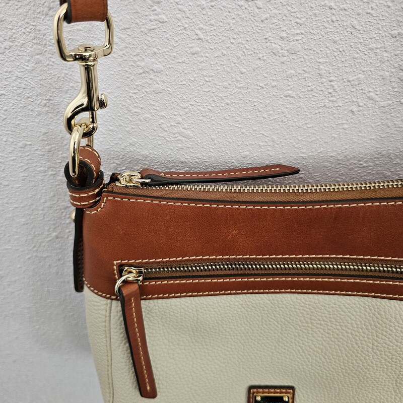 Dooney & Bourke, CrmBrn, Size: Crossbody