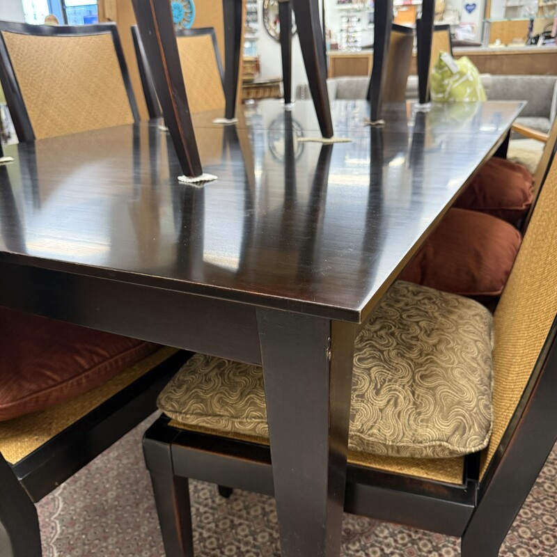 Stunning Dining Set, Manufactured by Swaim. Includes the dining table, two leaves, plus 10 Chairs (Condition note: two of the ten chairs are AS IS with slight damage).<br />
Dining Table: 78x44in<br />
Each leaf: 20in L