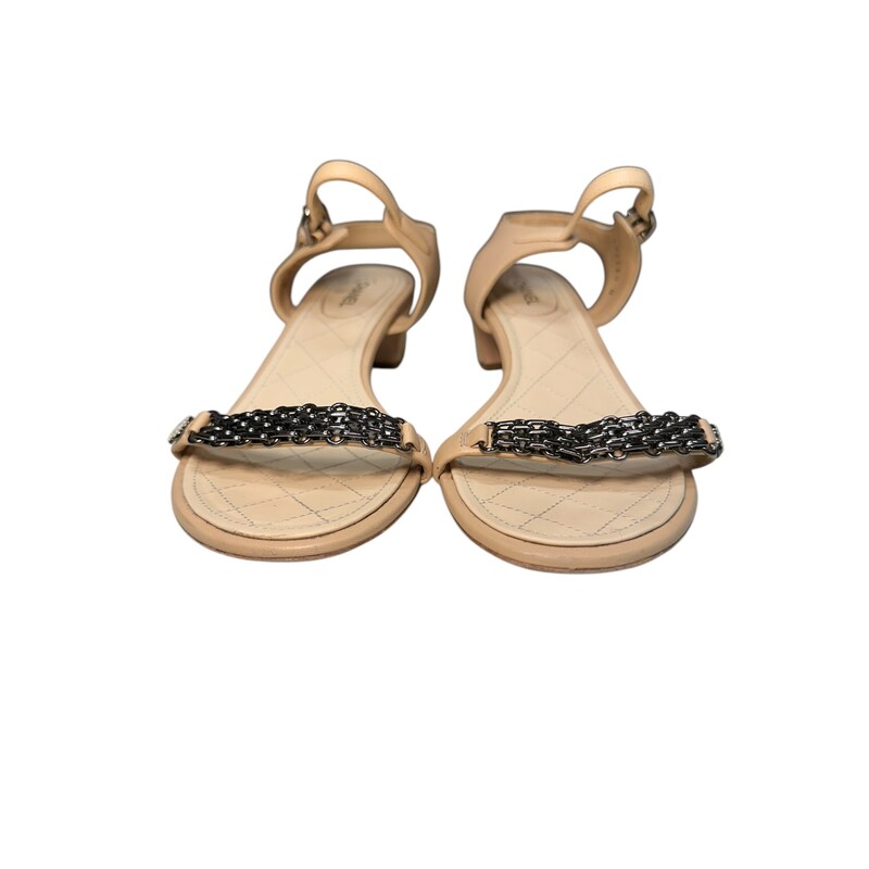 Chanel Reissue Quilted Leather Gold Chain Link CC Pearl Single Strap Tan Sandals<br />
<br />
Size: 39<br />
<br />
Style Code: A G31705<br />
<br />
In very good condition. Lght wear to the toe and soles.<br />
<br />
Comes with original dust bag and box.