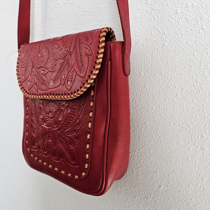 Alexis David Tooled, Red, Size: Crossbody