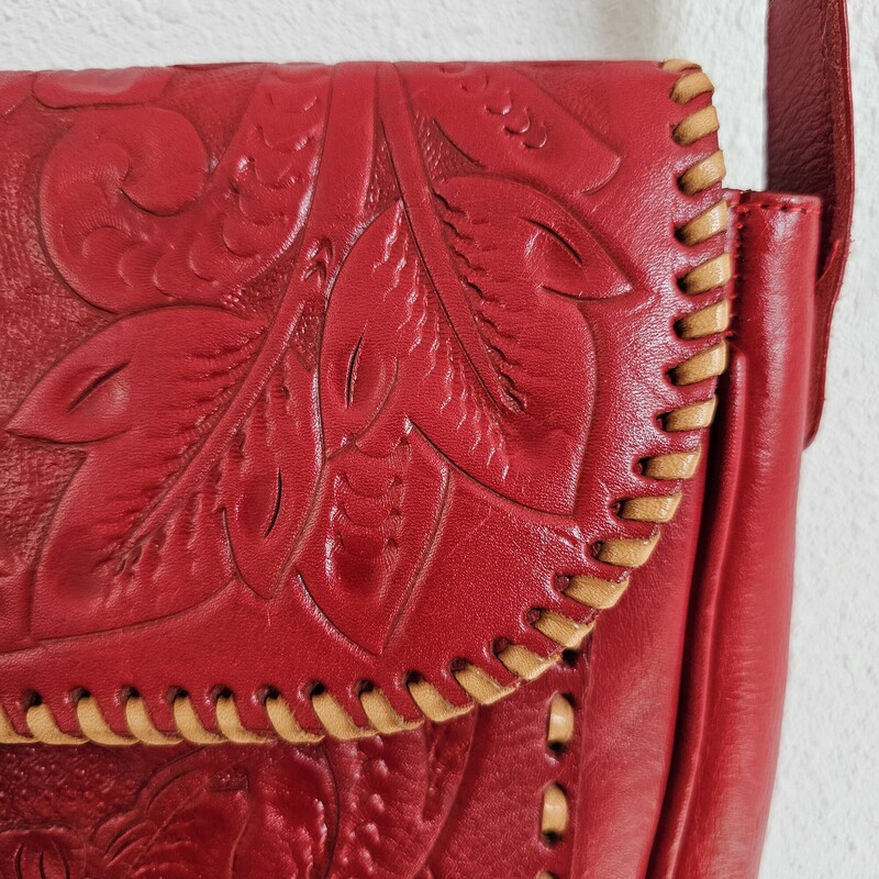 Alexis David Tooled, Red, Size: Crossbody