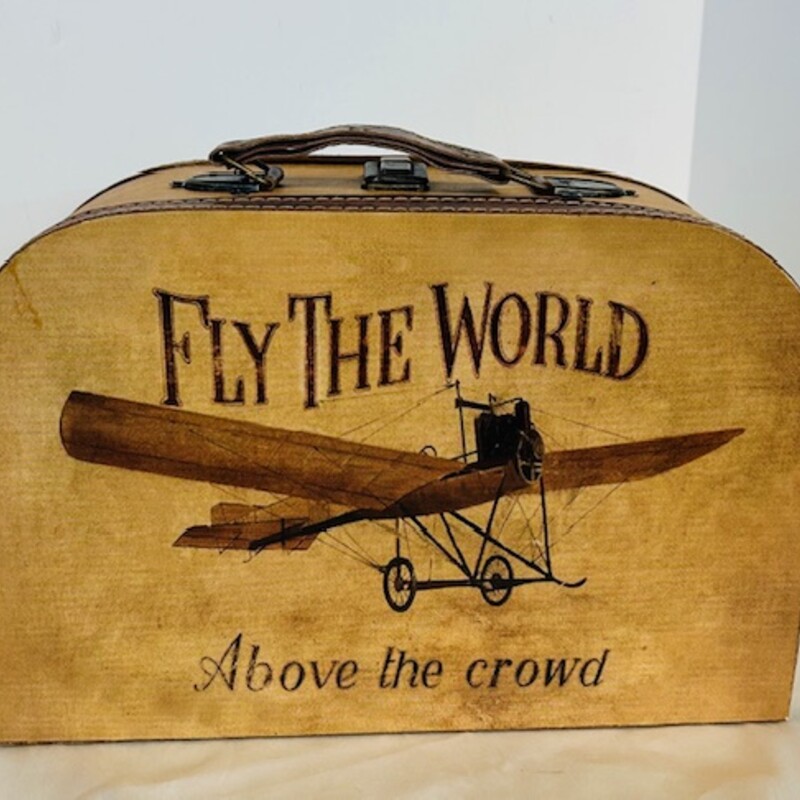 Fly The World Arched Trunk
Tan Brown Black Size: 13 x 5 x 9H