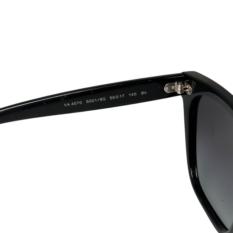 Valentino  VA 4070 Black Sunglasses

Light scratchign to the lens.

Does not come with a case or box.