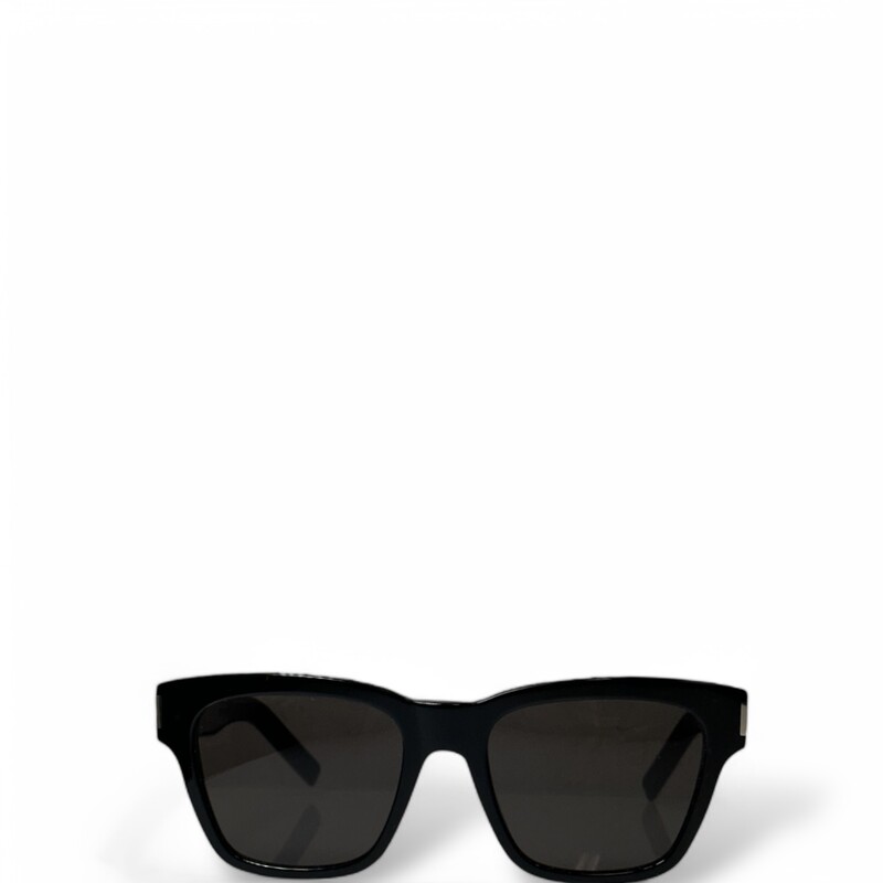 YSL SL560 Black Sunglasses

In very good condition. Light minor scratches.

Does not come with the original case or box.