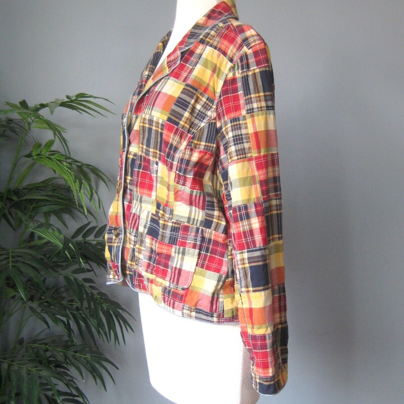 Nicely made cotton madras patchwork jacket from LL Bean. 100% Cotton made in India<br />
Hip pockets<br />
Marked size 16 petite, but no no no.<br />
Fits me generously, I am a size 10 , good for a modern size medium or maybe large, pls use measurements below to be sure it will fit YOU the way you like<br />
Unlined<br />
LIke new condition<br />
<br />
Flat Measurements:<br />
Shoulder to Shoulder: 17<br />
Armpit to Armpit: 22<br />
Waist area: 20<br />
Width at hem: 21<br />
Length: 22<br />
Underarm sleeve seam: 18<br />
<br />
Thanks for looking!<br />
#81308