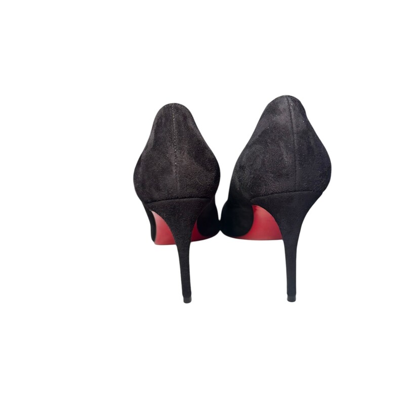 Louboutin Eloise 85 Suede Black<br />
<br />
Size: 38.5<br />
<br />
In very good condition. Light wear to the soles.<br />
<br />
Comes with original dust bags. No box.