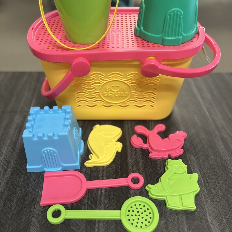 Beach Tote W-Sand Toys