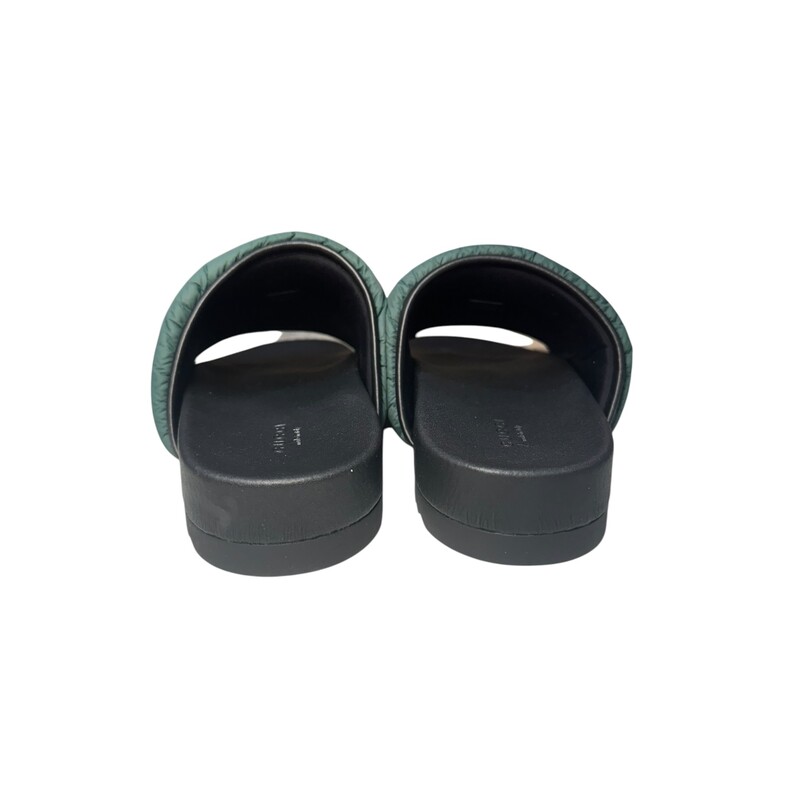 Gucci Padded Web Slides Green & Red<br />
<br />
Size: 40<br />
<br />
In excellent condition.<br />
<br />
Does not come with the original dust bag or box.