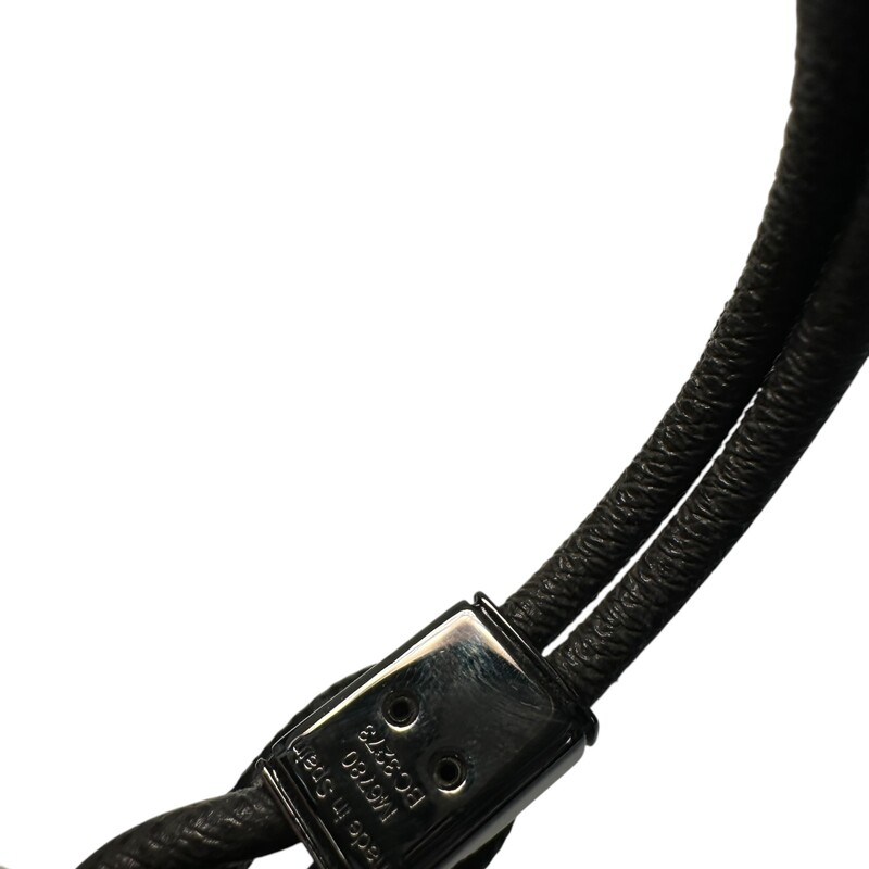 Louis Vuitton Loop It Graphite Bracelet<br />
<br />
Size: OS<br />
<br />
In very good condition. Light tarnishing on the hardware.<br />
<br />
Comes with original dust bag and box.