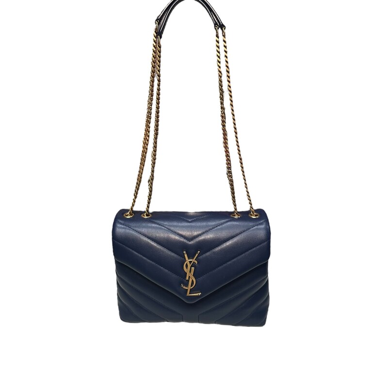 YSL Loulou Navy Small<br />
<br />
Date Code: GAB494699 0322<br />
<br />
Dimensions:<br />
6.6H x 9.8W x 3.5D.<br />
<br />
In excellent condition. Light minor scratching to the hardware.<br />
<br />
Comes with original dust bag. No box.