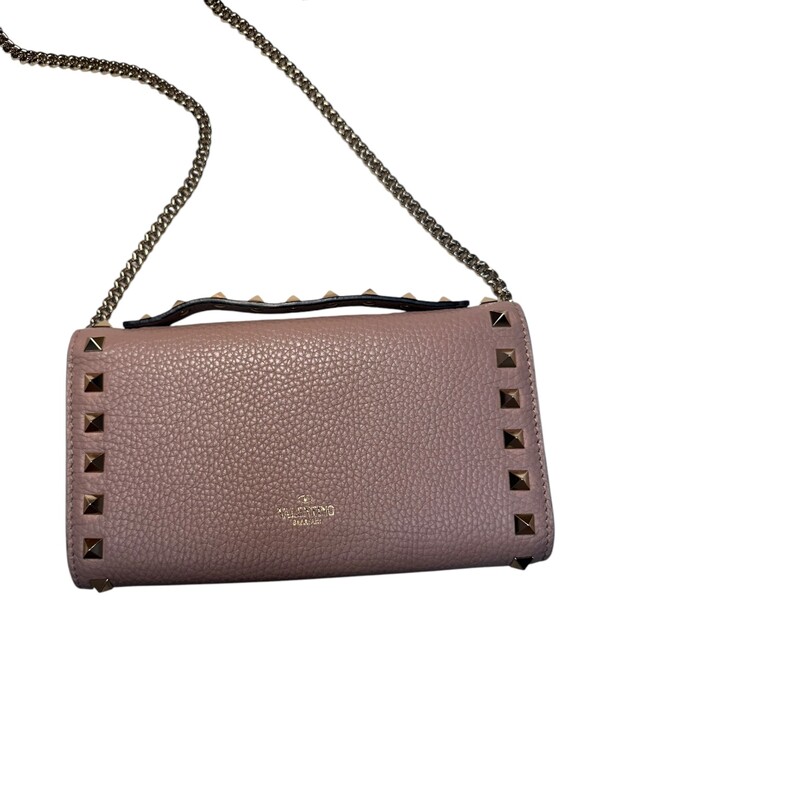 Valentino Rockstud Wallet on Chain with Chain Strap Pourde<br />
<br />
Size: OS<br />
<br />
In very good condition. Light scratching to the hardware.<br />
<br />
Comes with original dust bag no box.