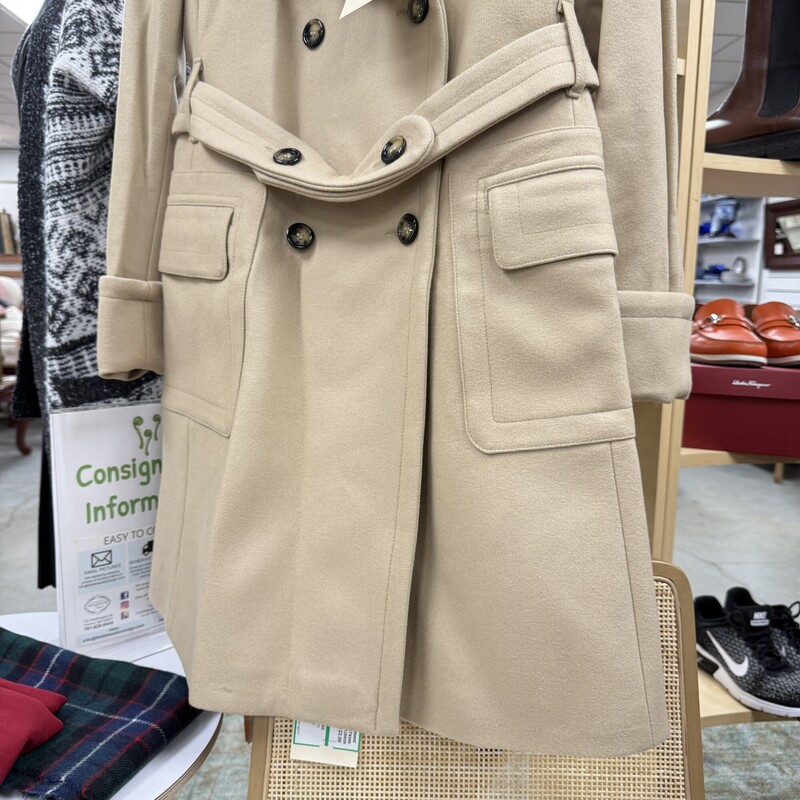 Beautiful Burberry Trench Coat, Camel. In pristine condition, including original tags!<br />
Size: 10