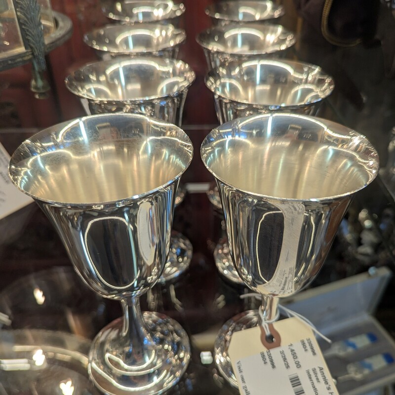 International Sterling, Goblets, Set Of 8
Base 3in x Top 3.5in x Height 7in