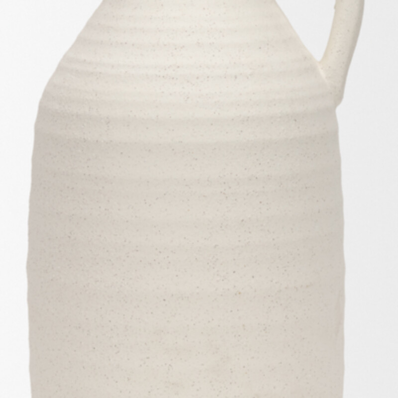 Mercana Tyrus Vase
White Textured Ceramic
Size: 8x15H
NEW
Retail $130