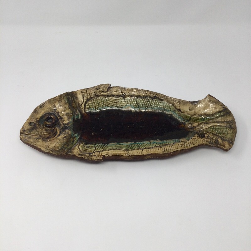 Pottery Fish Platter,
Natural/Brown/Green,
Size: 14.5 X 6 In