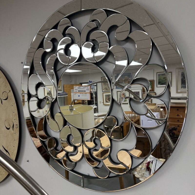 Round Scrolly Mirror, Retails for $130!<br />
Size: 31in