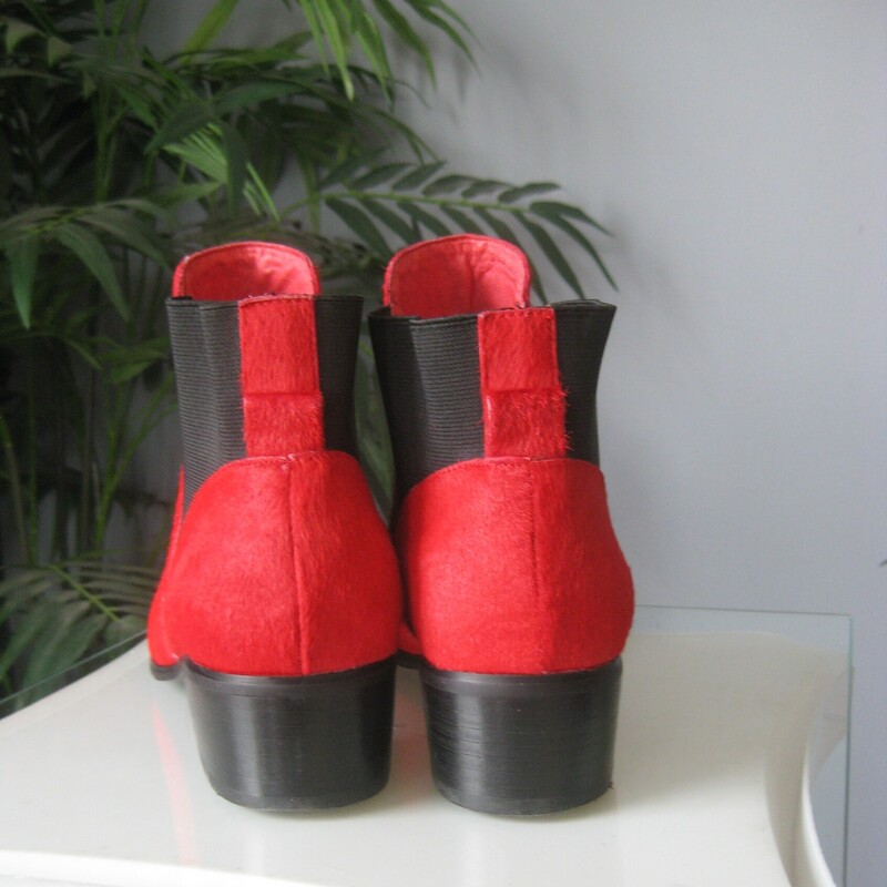 Halogen Calf Hair, Red, Size: 7.5<br />
Cute red boots from Halogen<br />
Calf hair<br />
size 7.5<br />
1.75 heel<br />
excellent condition, like new.<br />
thanks for looking!<br />
#80647