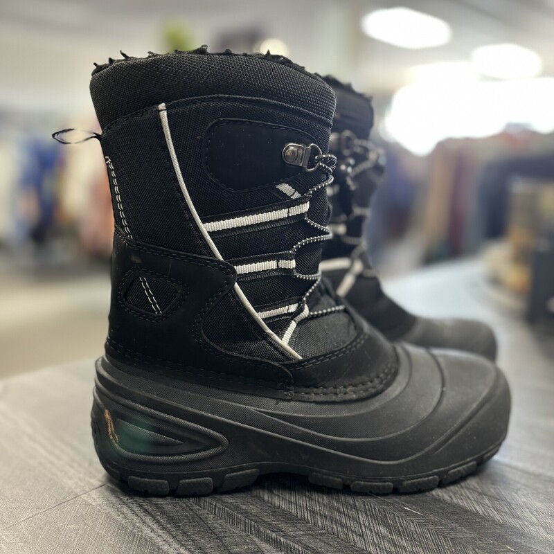 Black Insulated Boots, Size: 3Y