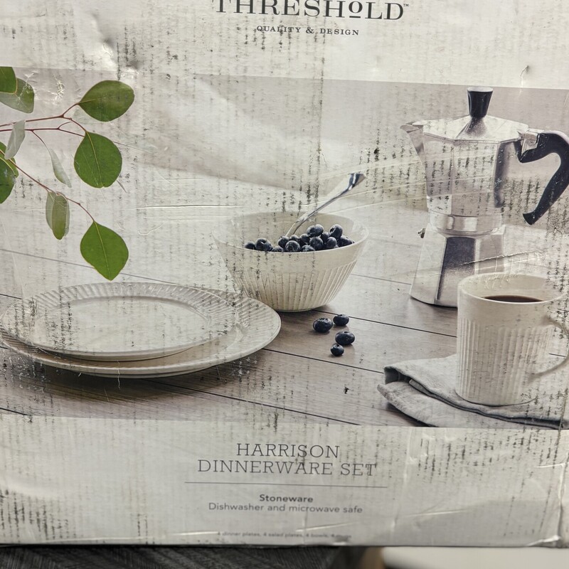 16 Piece Dinnerware Set