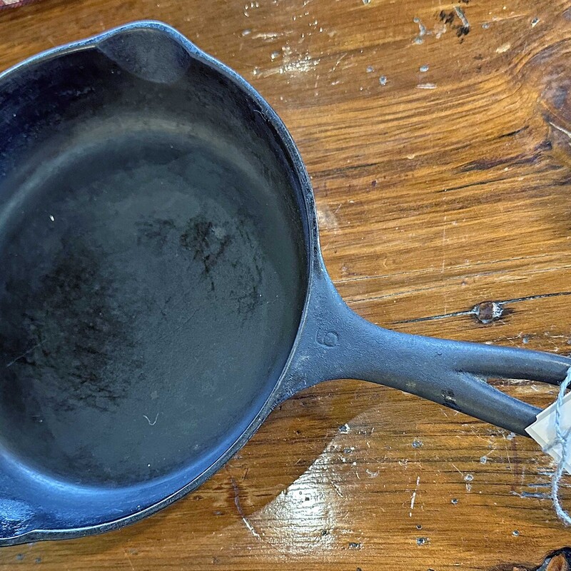 9 In Wagner Iron Skillet