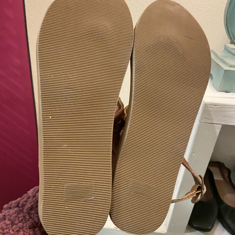 Brw Braid Flip Flops<br />
Brown<br />
Size: 11
