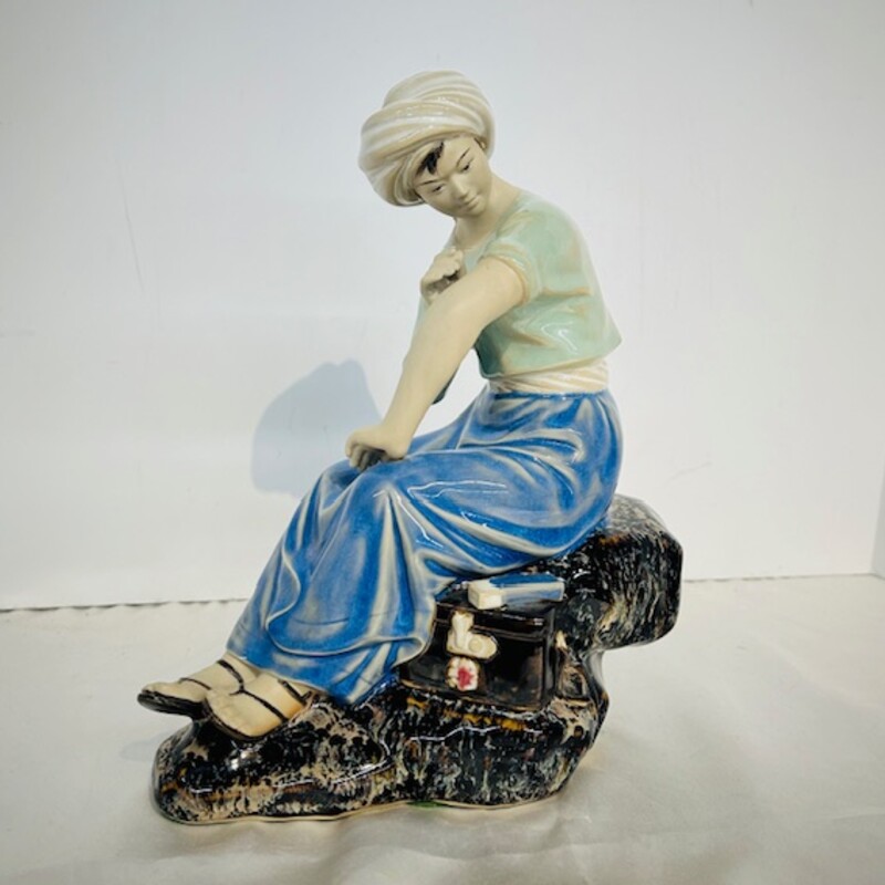 Asian Woman Sitting Fig