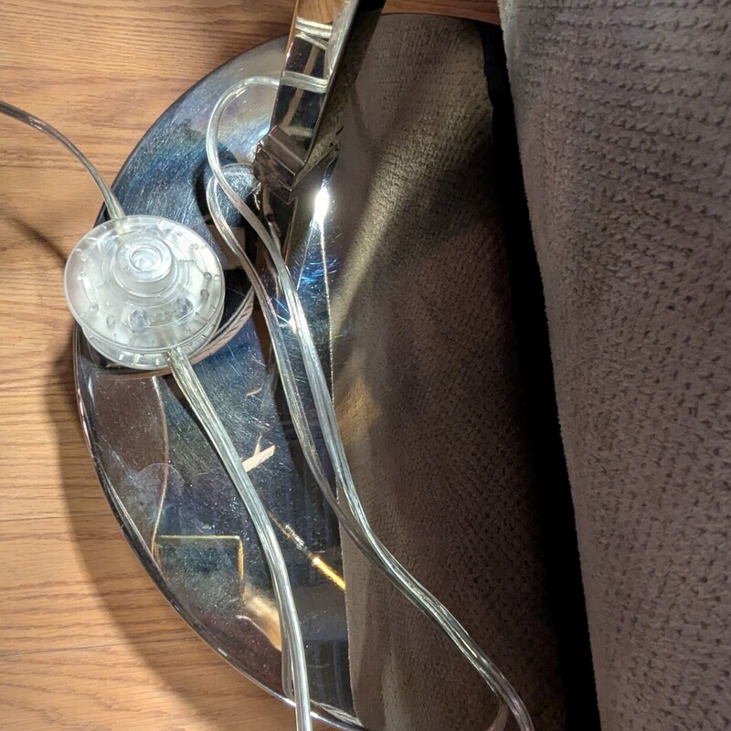 Modern Floor Lamp, Chrome, Arch
18 Shade x 53d x 76h x 57 to bottom of shade