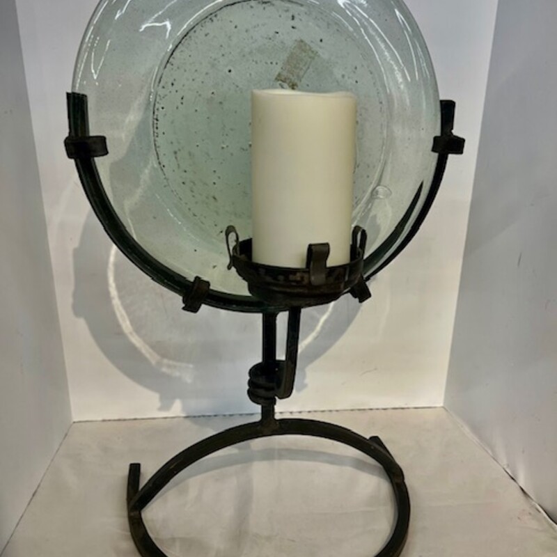 Metal Candleholder With Glass Dish
Black, Size: 12x21H